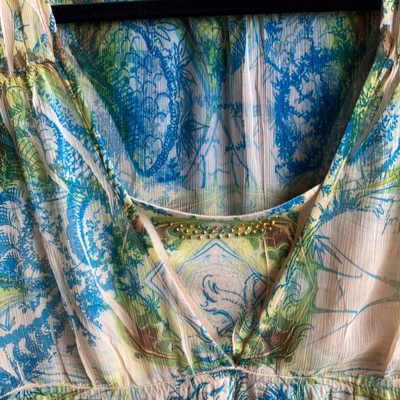 Top - Picture 2 of 3